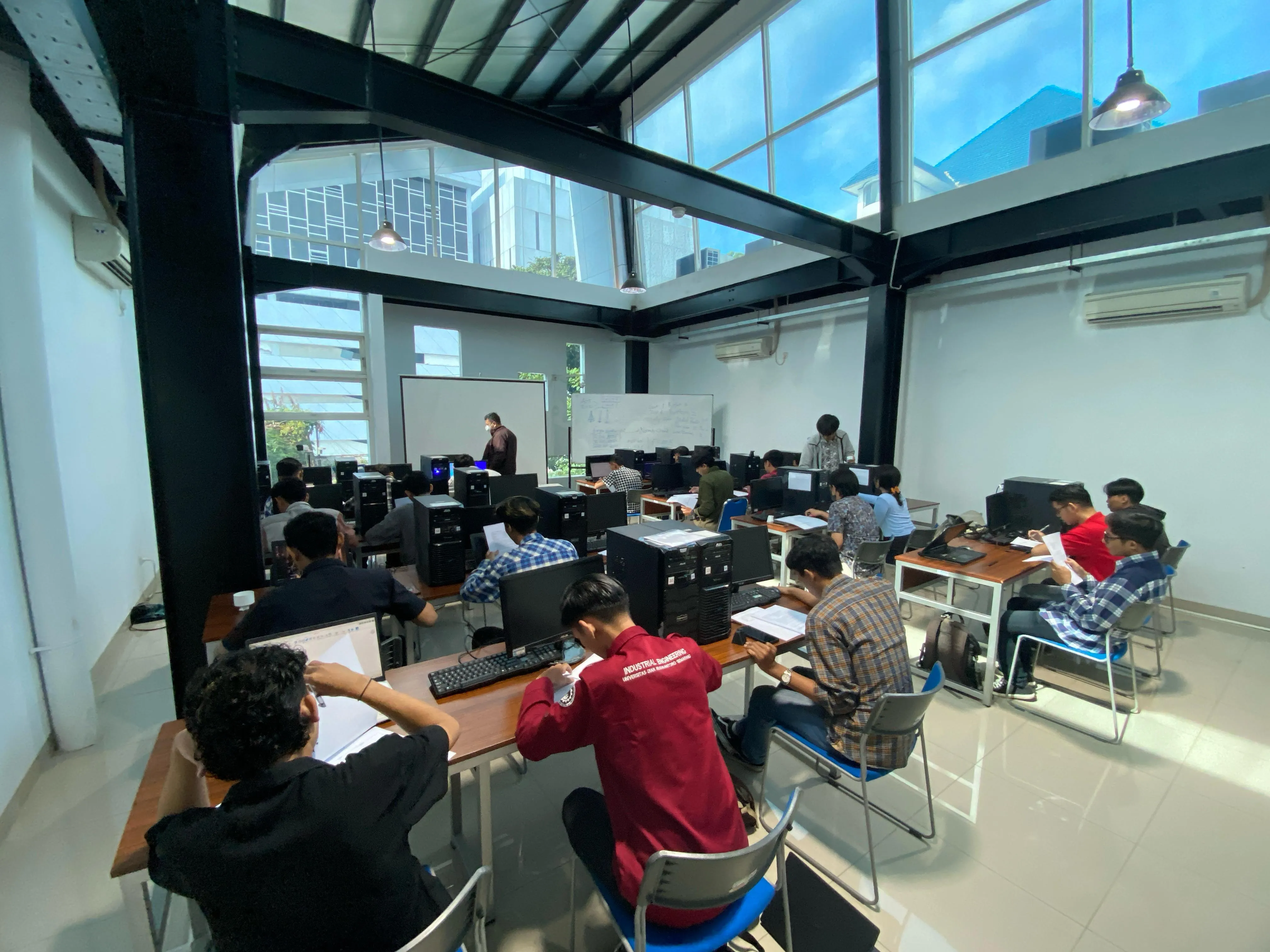 Uji Kompetensi Mahasiswa Program Studi Teknik Industri Udinus