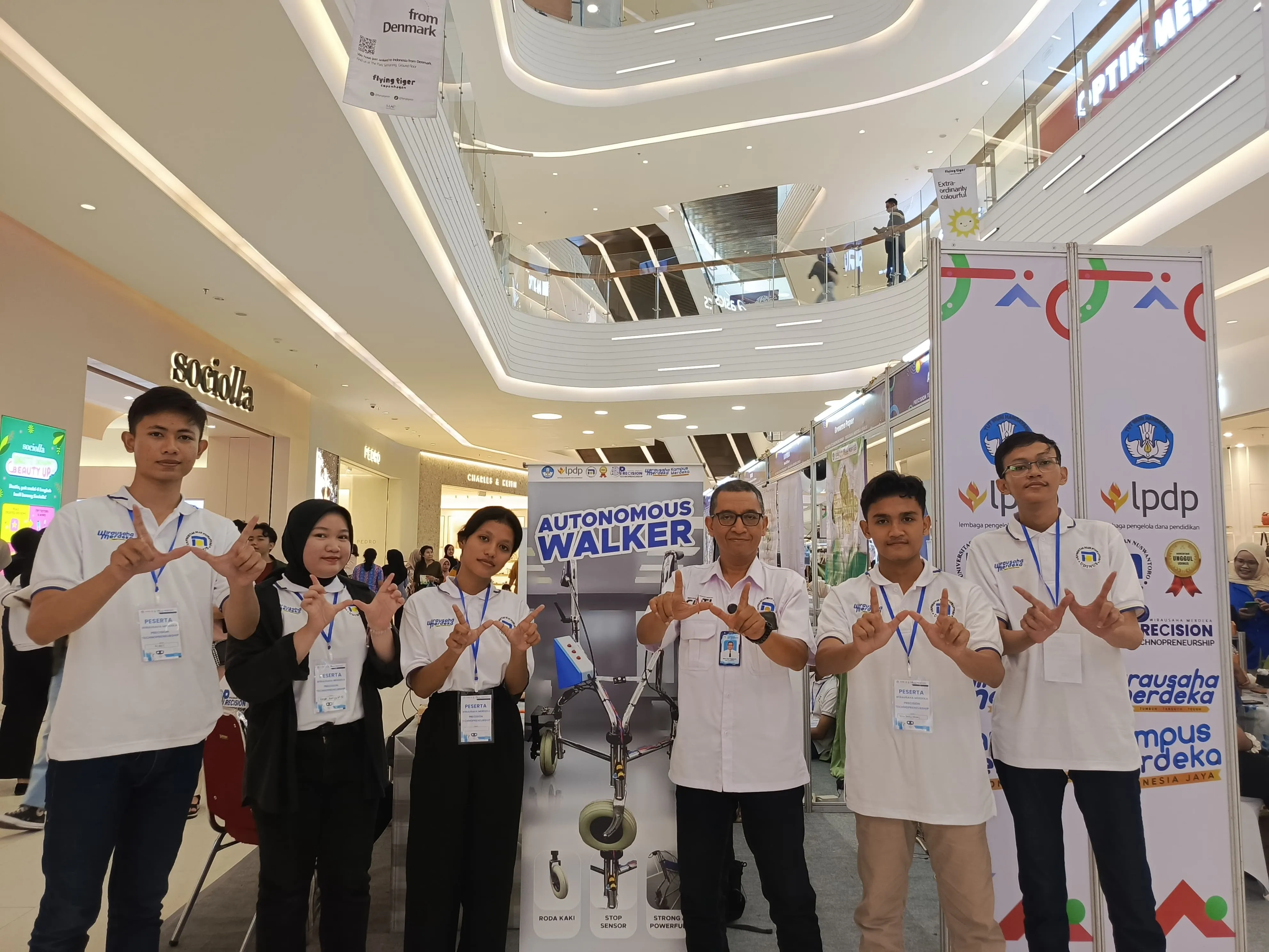 Autonomous Walker - Karya Mahasiswa Teknik Biomedis yang Lolos Investor Engagement pada Program Wirausaha Merdeka (WMK) 2023