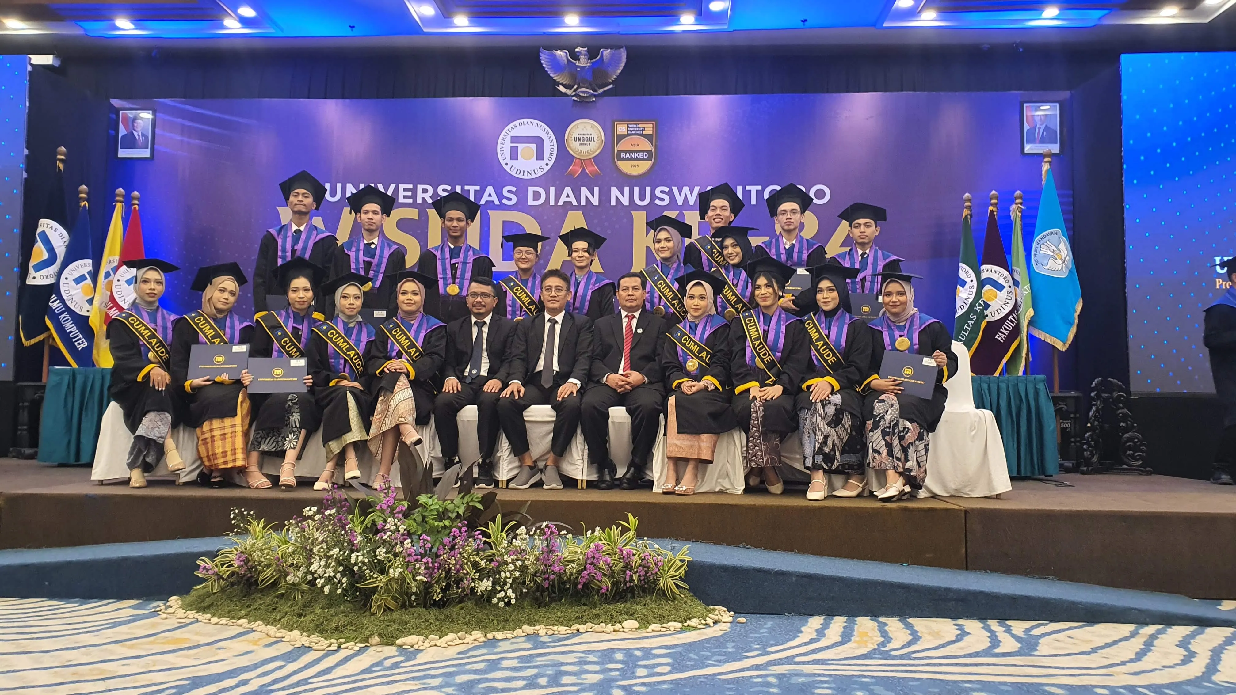 "Mahasiswa Teknik Elektro Lulus 3.5 Tahun pada Wisuda ke-84 Universitas Dian Nuswantoro!"